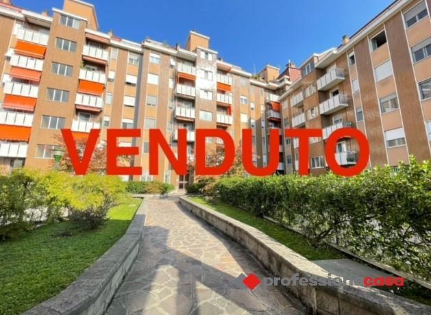 3-room flat in Via Silvio Pellico 1, Cesano Boscone - Photo 1