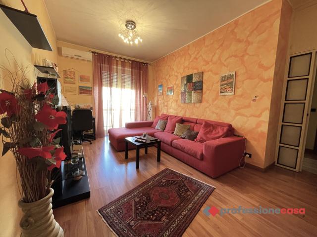 2-room flat in Via delle Betulle, Cesano Boscone - Photo 1