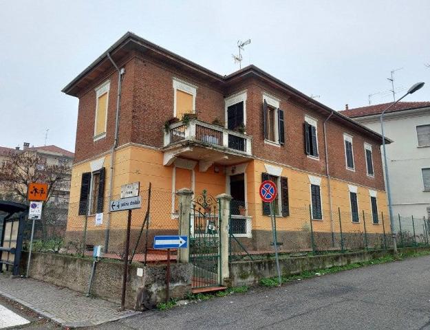 Detached house in Viale della Repubblica 85, Valenza - Photo 1