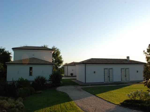 Country house or cottage in {3}, Strada Provinciale Sutrina - Photo 1