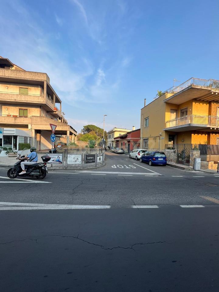 Parcheggio chiuso in Via Moncada 1, Sant'Agata Li Battiati, {3} - Foto 2