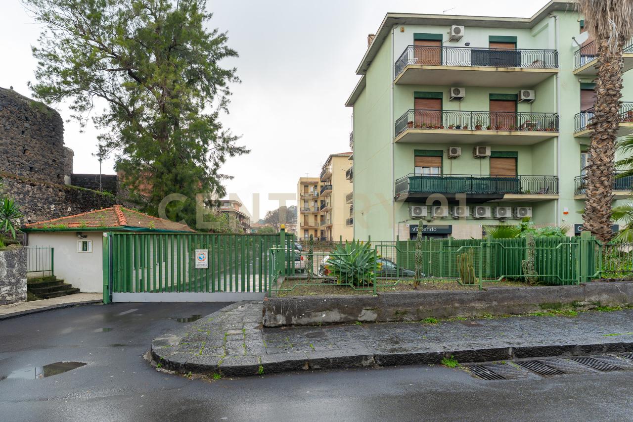 Magazzino in Via del Bosco 407, Catania, {3} - Foto 2