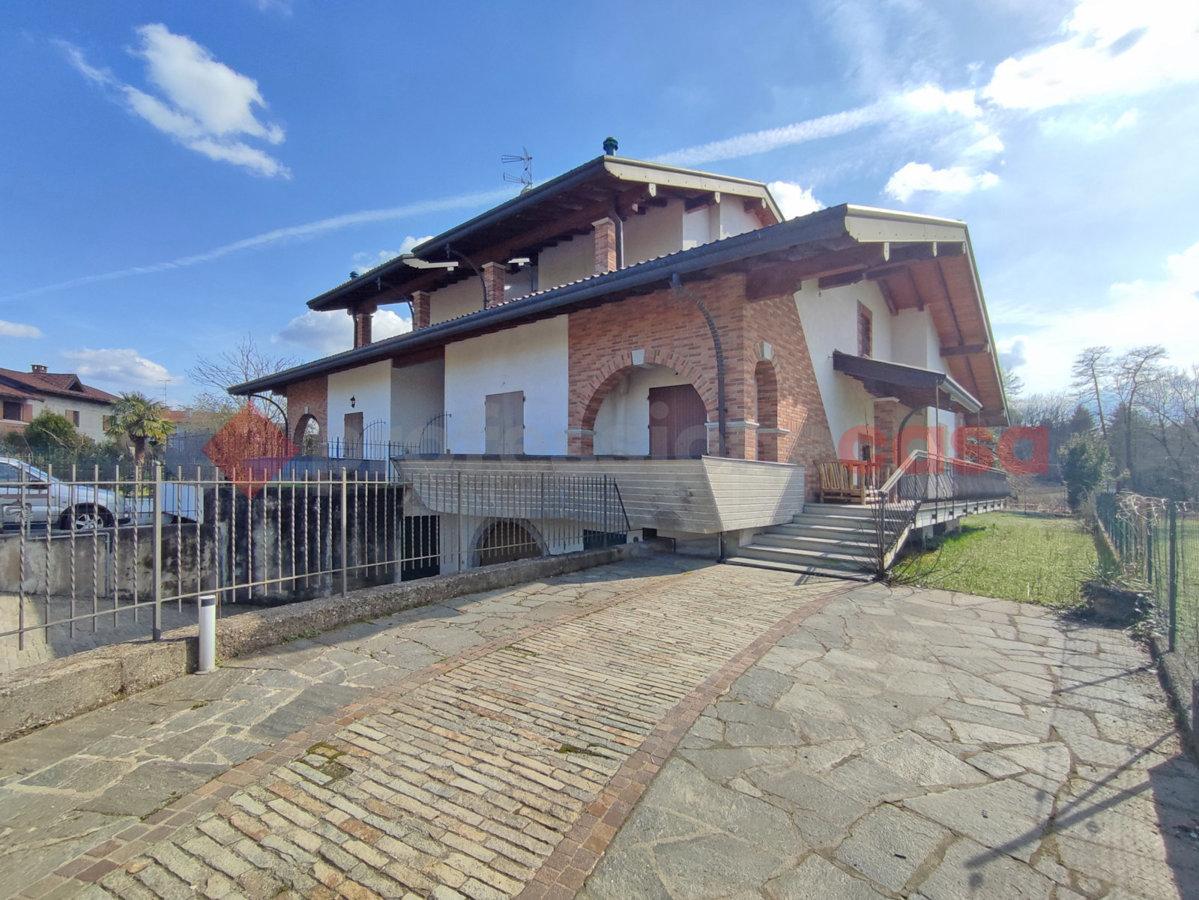 Villa in vendita a Oleggio Castello