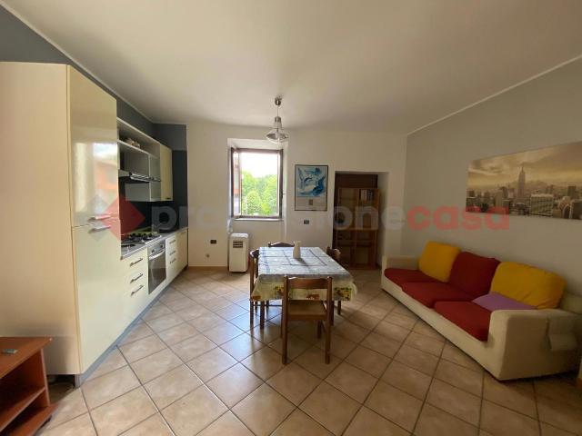 3-room flat in Via Camillo Benso Conte di Cavour, Castelletto sopra Ticino - Photo 1