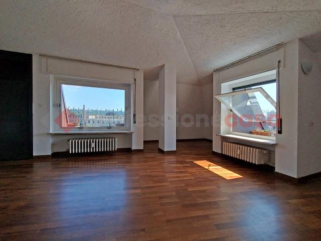 3-room flat in Piazza Matteotti, Castelletto sopra Ticino - Photo 1