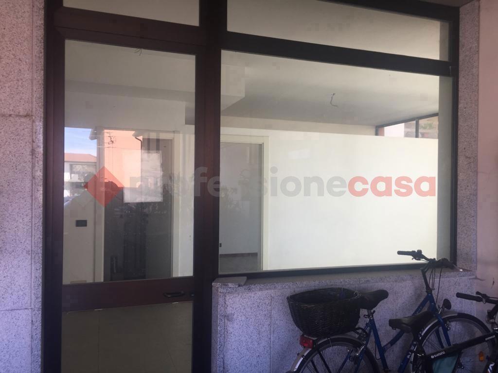 Ufficio in Piazza San Rocco, Fontaneto D'Agogna, {3} - Foto 1