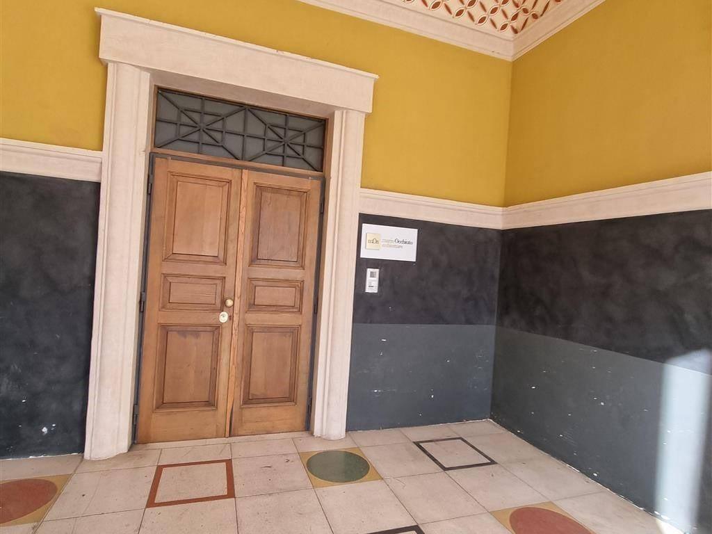 Palazzina commerciale in Via Paparelle, Cosenza, {3} - Foto 2