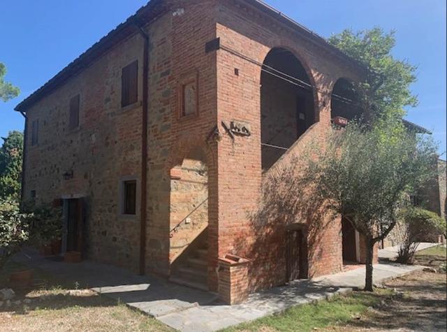 2-room flat in Via del Petrischio, Cortona - Photo 1