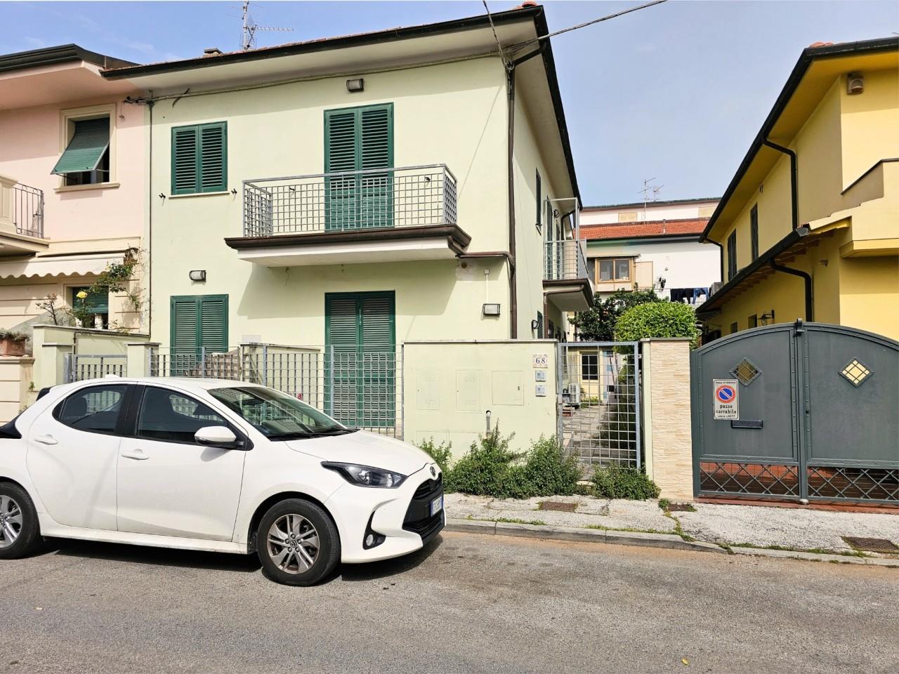 Ufficio in Via Pierluigi da Palestrina 66, Viareggio, {3} - Foto 1