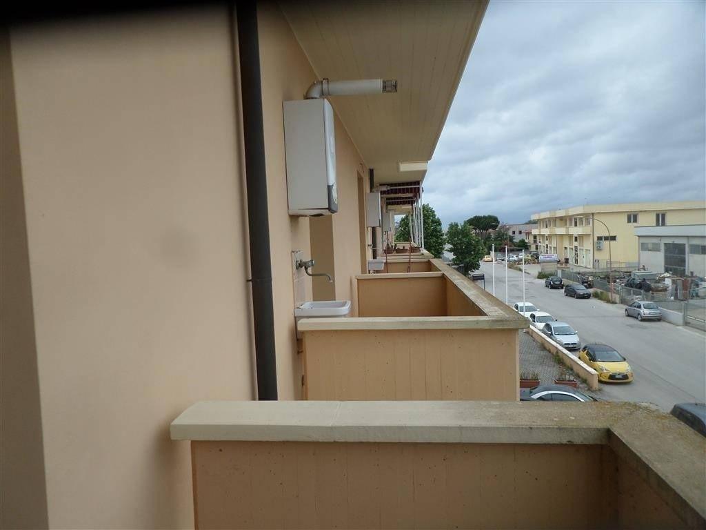 Ufficio in Via dell'Industria 974, Follonica, {3} - Foto 2