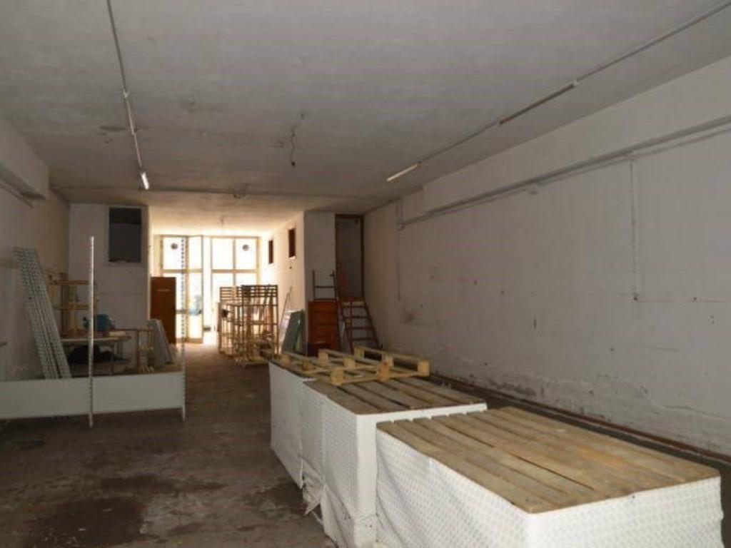 Palazzina commerciale in Viale Europa 47, Grosseto, {3} - Foto 2