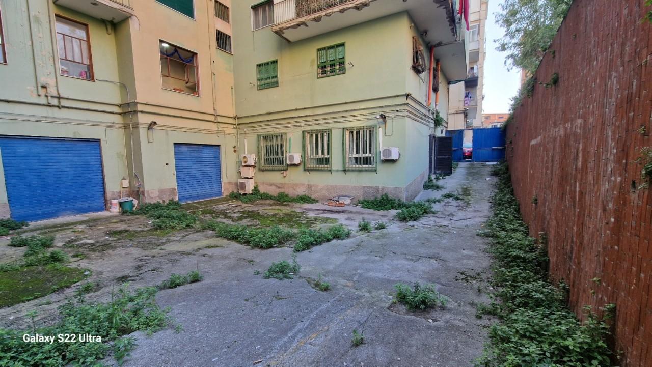 Capannone in Via Divisione Siena 73, Napoli, {3} - Foto 2