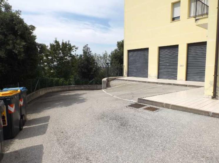 Negozio in Via della Pace 24, Coriano, {3} - Foto 2