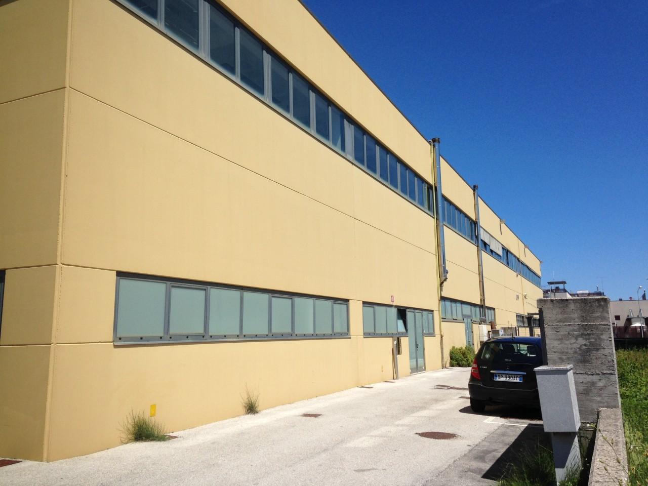 Palazzina commerciale in Via della Bruciata 10, Senigallia, {3} - Foto 2