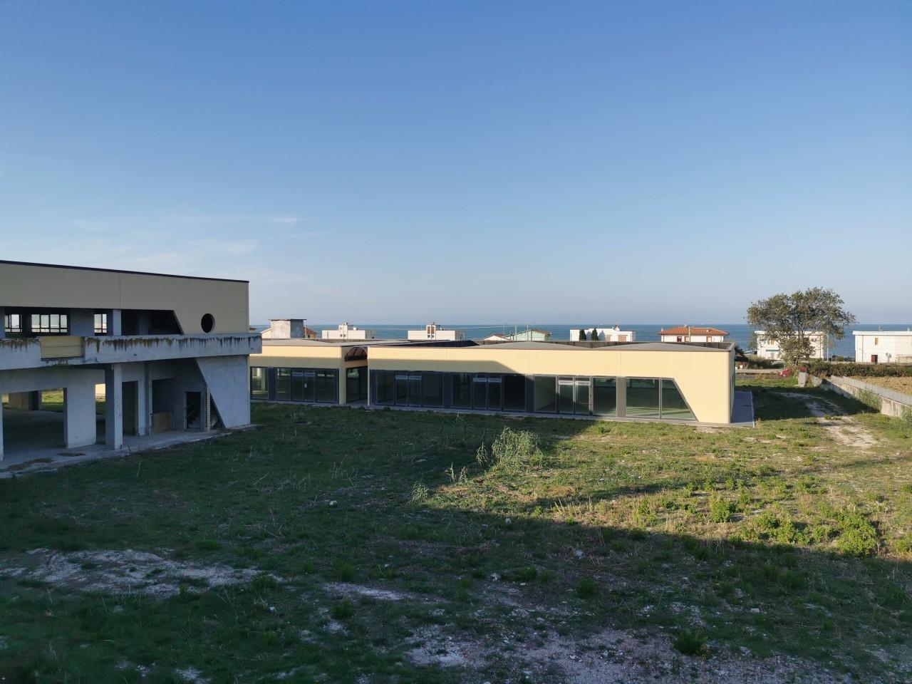 Palazzina commerciale in Via Marina 43, Montemarciano, {3} - Foto 2