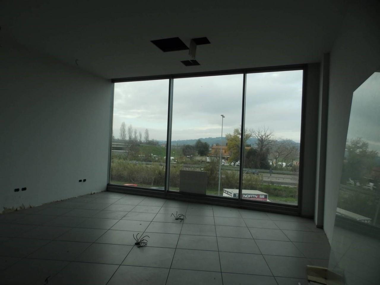 Ufficio in Via Luigi Einaudi, Fano, {3} - Foto 2