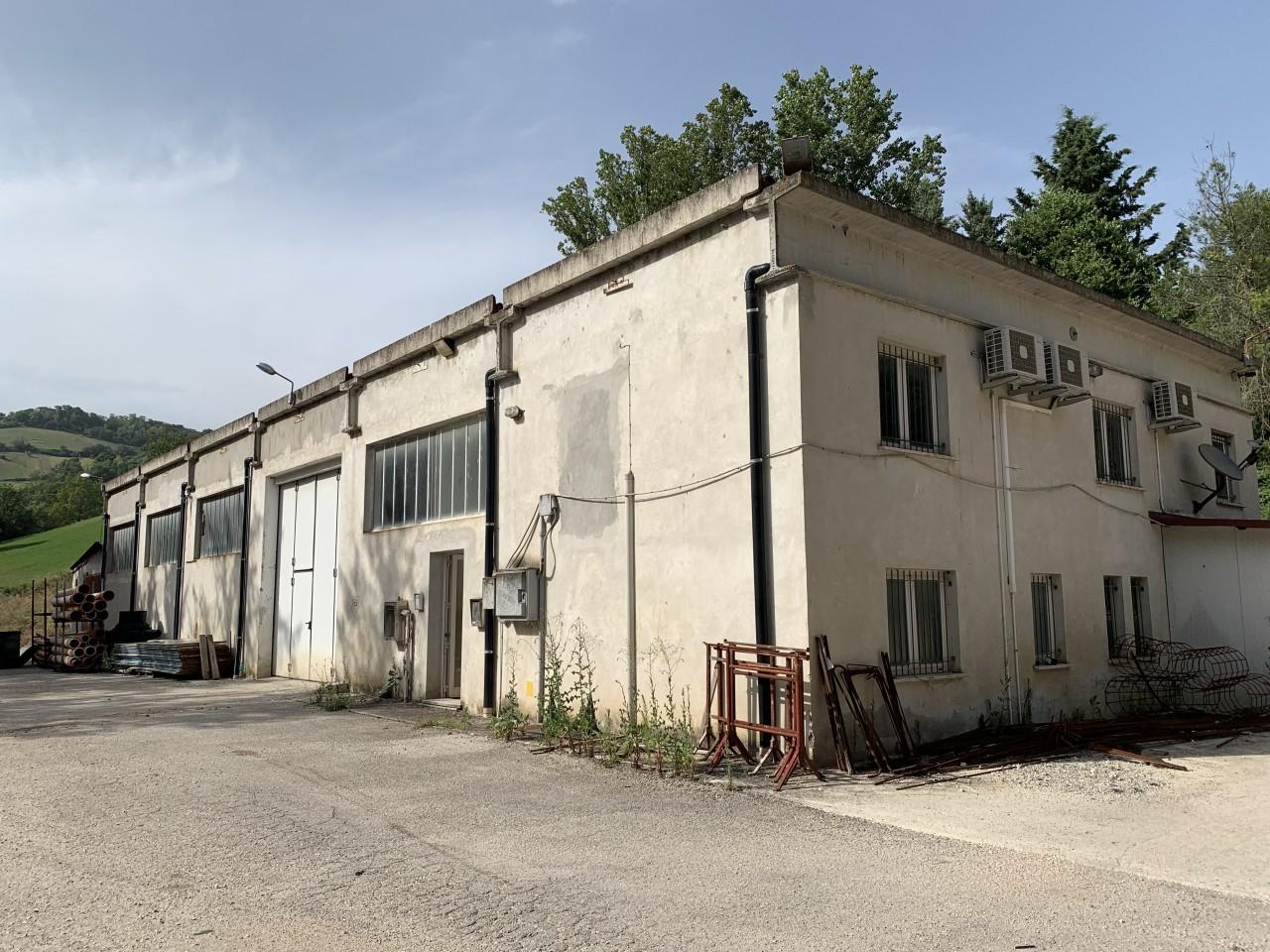 Capannone in Frontino, Località Ponte Nuovo, Frontino, {3} - Foto 1