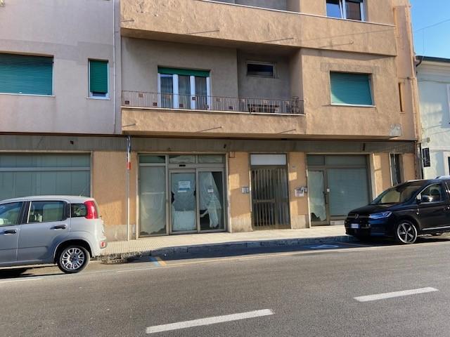 Palazzina commerciale in Via Flaminia 597, Falconara Marittima, {3} - Foto 2