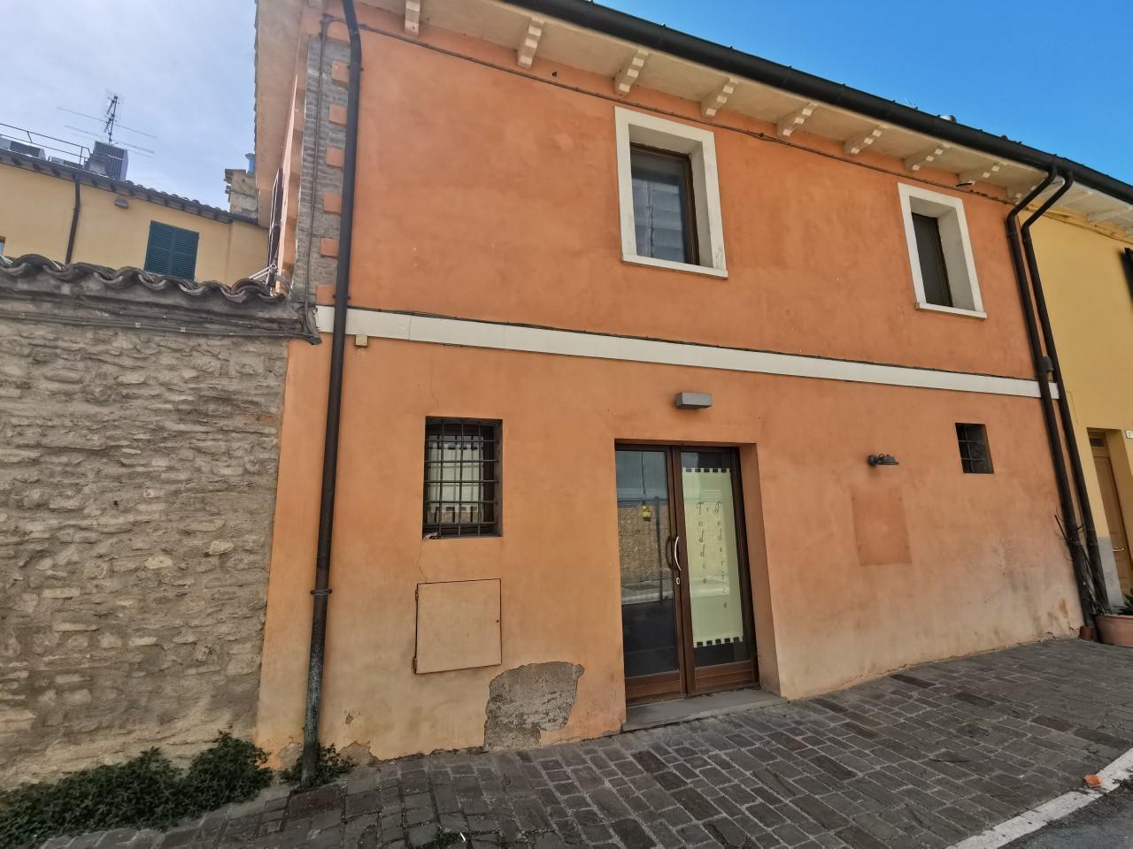 Negozio in Sant'Angelo in Vado Mancini 6, Sant'Angelo In Vado, {3} - Foto 1