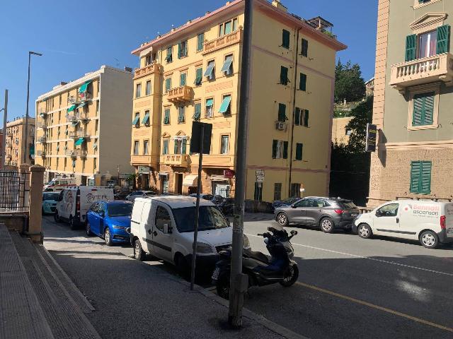 Negozio in Via Isonzo, Genova - Foto 1