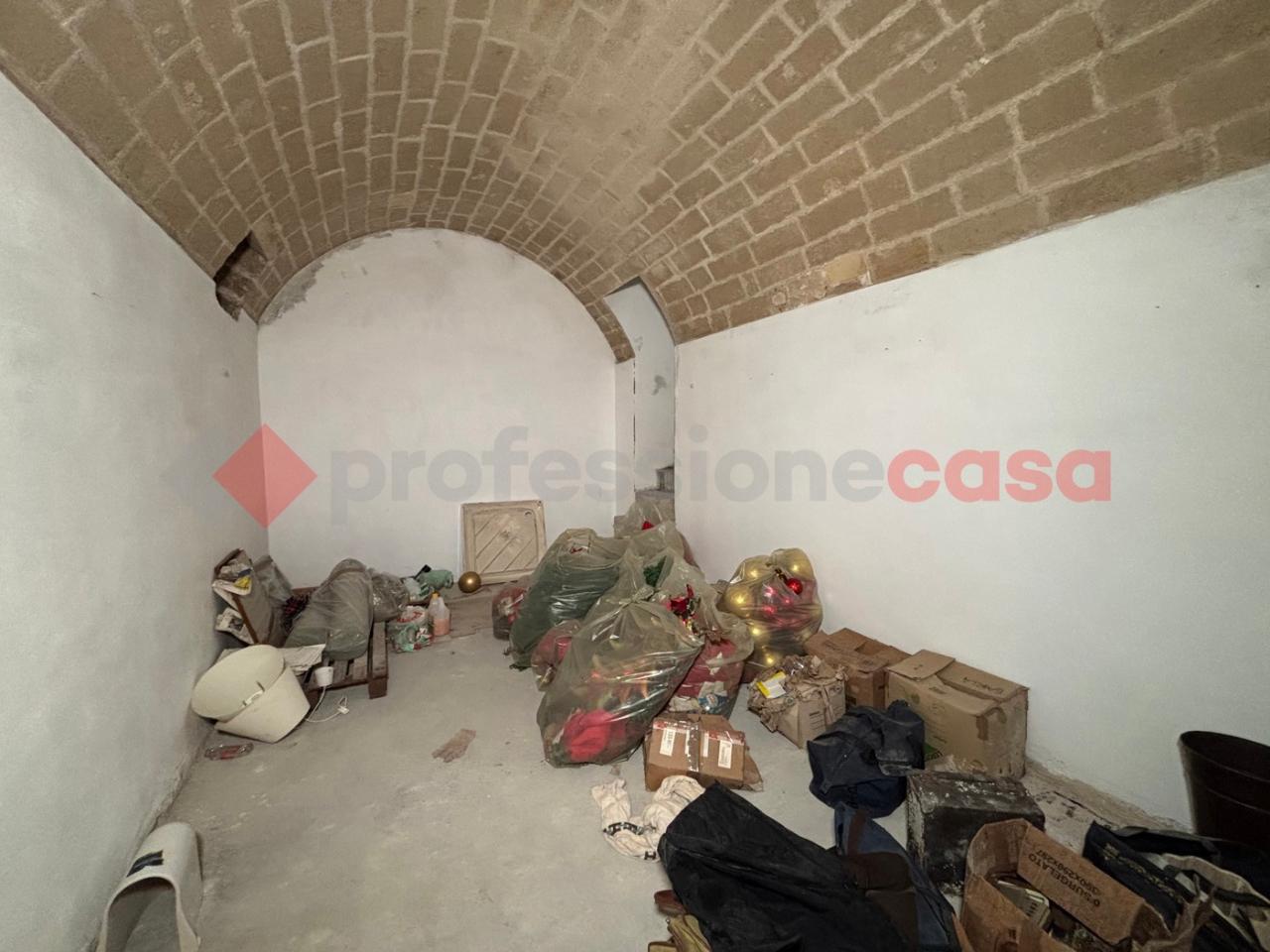 Negozio in Vico Sant'Agostino 1, Taranto, {3} - Foto 2