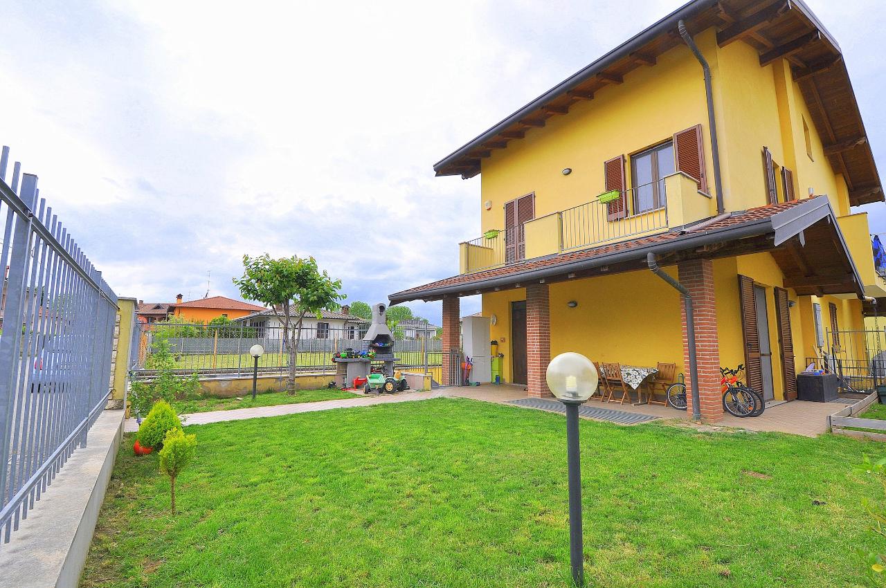 Villa in vendita a Bernate Ticino