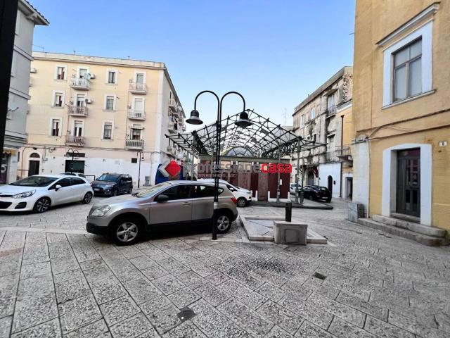 2-room flat in Piazza Mercato 11, Foggia - Photo 1