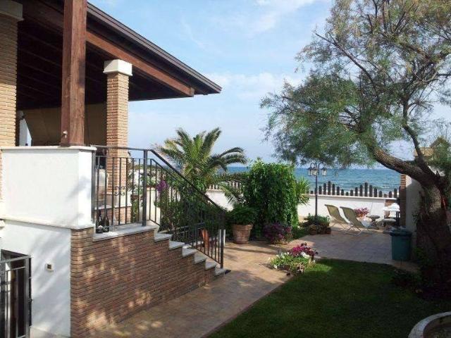 Villa in Riva dei Gabbiani, Terracina - Foto 1