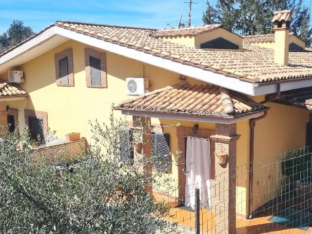 Villa a schiera in Via delle Rose 32, Rocca di Papa - Foto 1