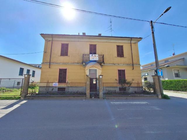 Casa indipendente in Via Angelo Cignoli 54, Voghera - Foto 1