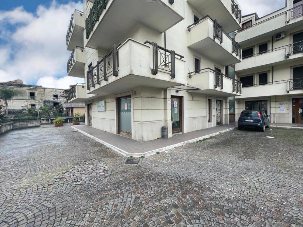 Negozio in Via dei Goti 294, Angri - Foto 1