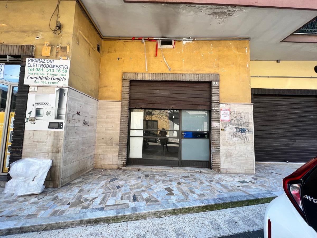 Negozio in Via Raiola 1, Angri - Foto 1