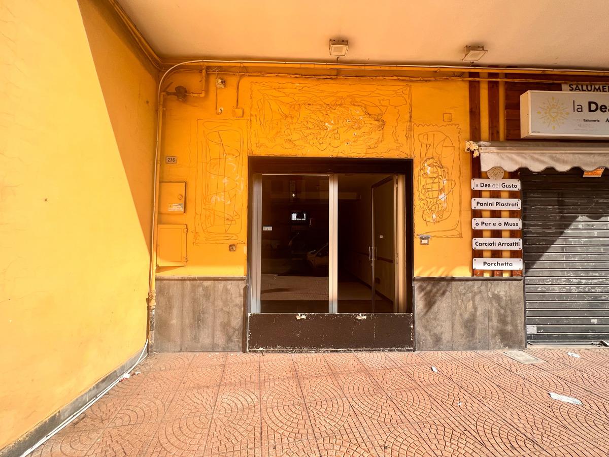 Negozio in Via dei Goti, Angri - Foto 1