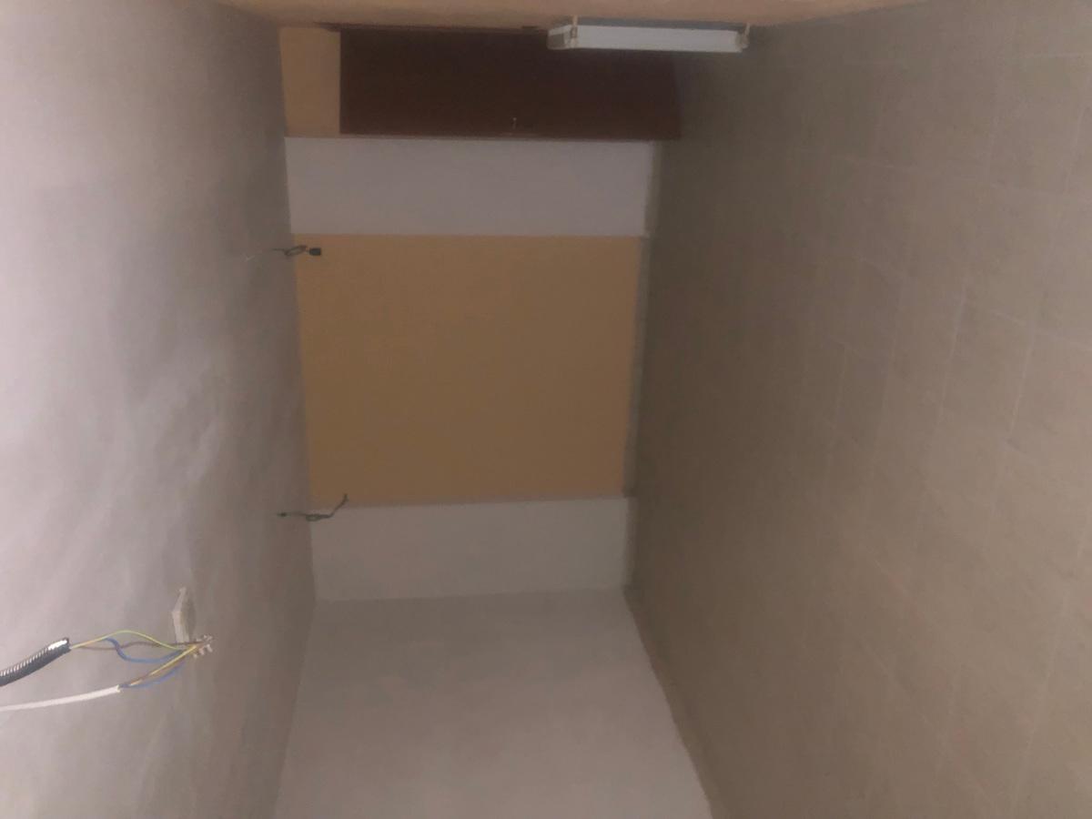 Negozio in Via Cadorna 32, Busto Garolfo, {3} - Foto 1