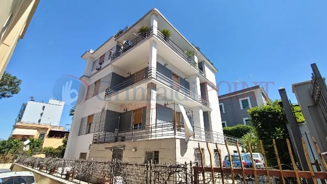 4-room flat in Via Guglielmo Marconi 44, Torre del Greco - Photo 1