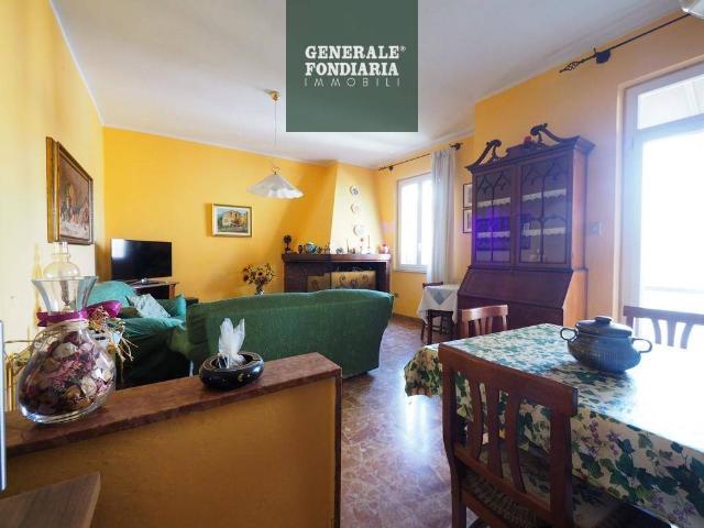 4-room flat in Via Umberto Maddalena, Vezzano Ligure - Photo 1