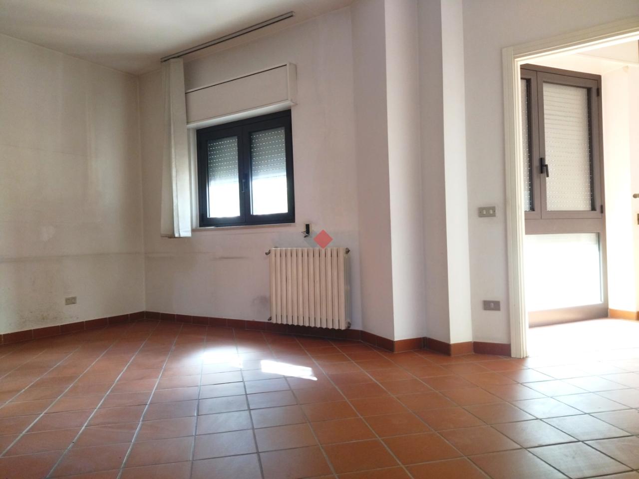 Ufficio in Viale Matteotti 65, Grottaglie, {3} - Foto 2