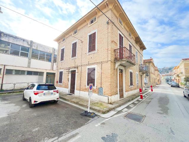 Casa indipendente in Via Giacomo Boni 29, Porto San Giorgio - Foto 1