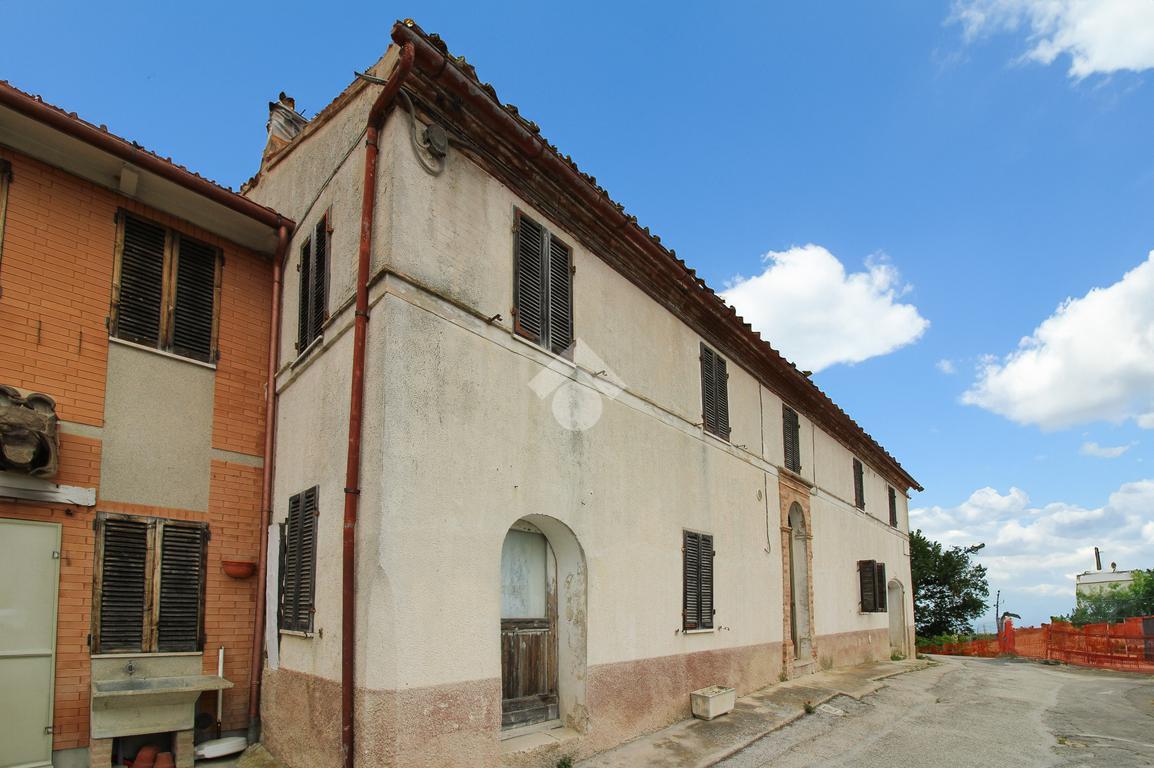 Palazzo in vendita a Fermo