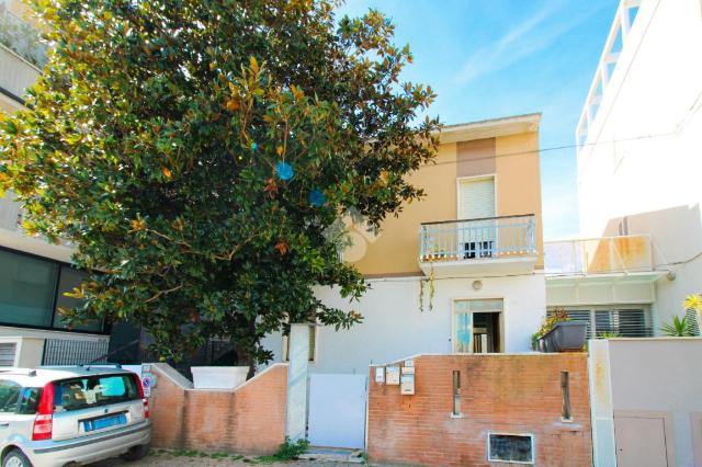 Detached house in Via Calabria 59, Porto Sant'Elpidio - Photo 1