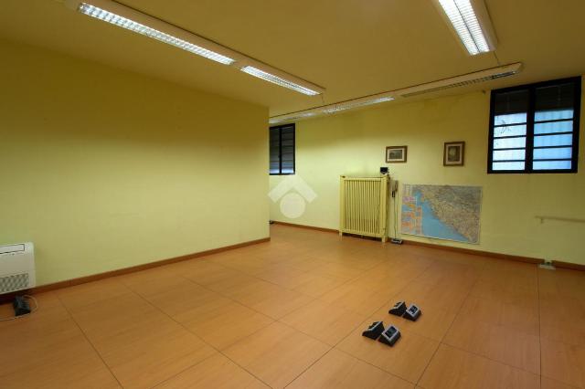 Büro in Viale Giuseppe Verdi 97, Merate - Foto 1