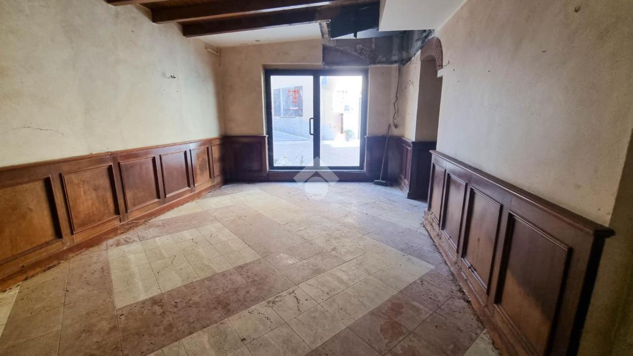 Negozio in Piazza della Vittoria 97, Brivio, {3} - Foto 2