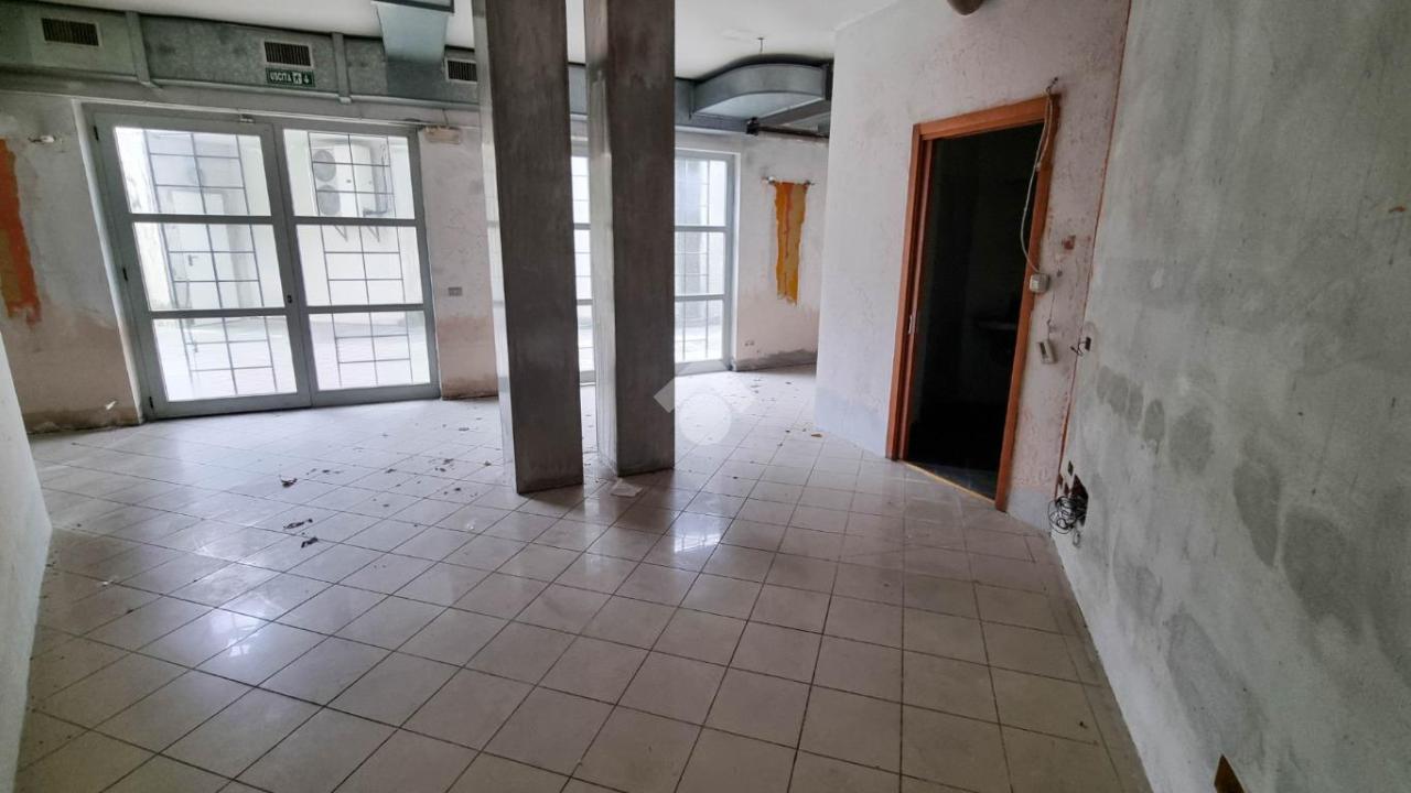 Negozio in Via della Misericordia 2, Casatenovo, {3} - Foto 2