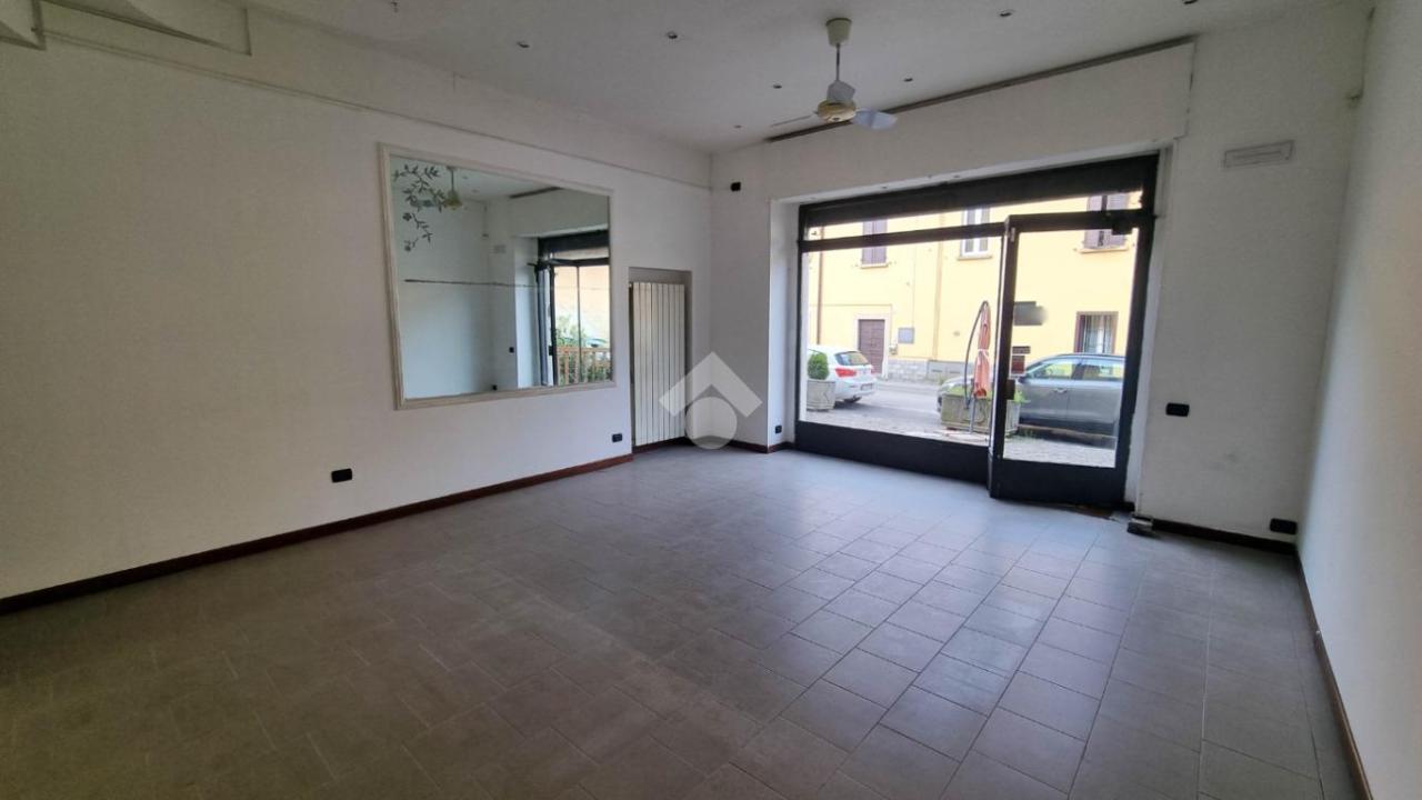 Negozio in Via Giulio Prinetti 7, Brivio, {3} - Foto 1