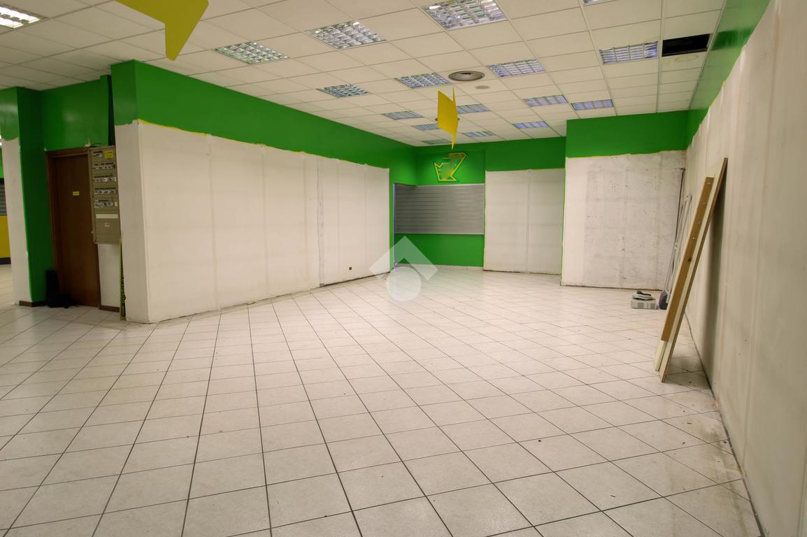 Negozio in Viale Piave 31, Rogeno, {3} - Foto 2