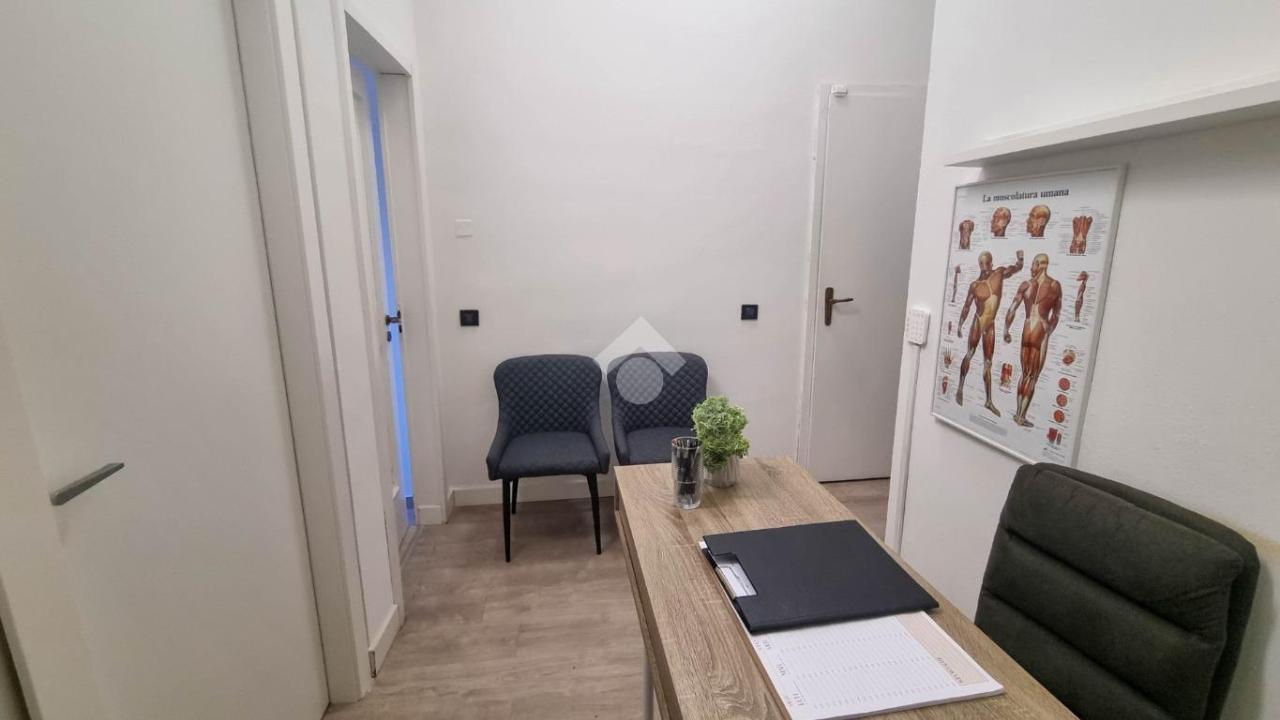 Negozio in Via Sant'Anna 18, Osnago, {3} - Foto 1