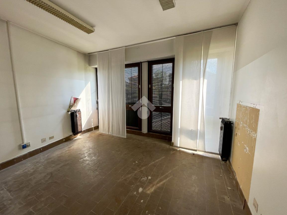 Ufficio in Via G. Pascoli 2, Merate, {3} - Foto 1