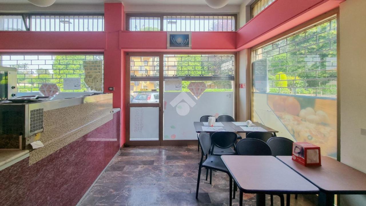 Negozio in Via Montello 44, Nibionno, {3} - Foto 1