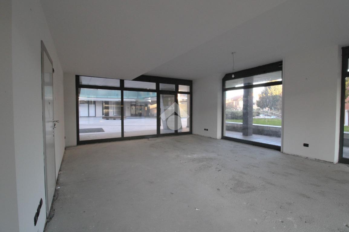 Negozio in Piazza Fabrizio De André 7, Paullo, {3} - Foto 1