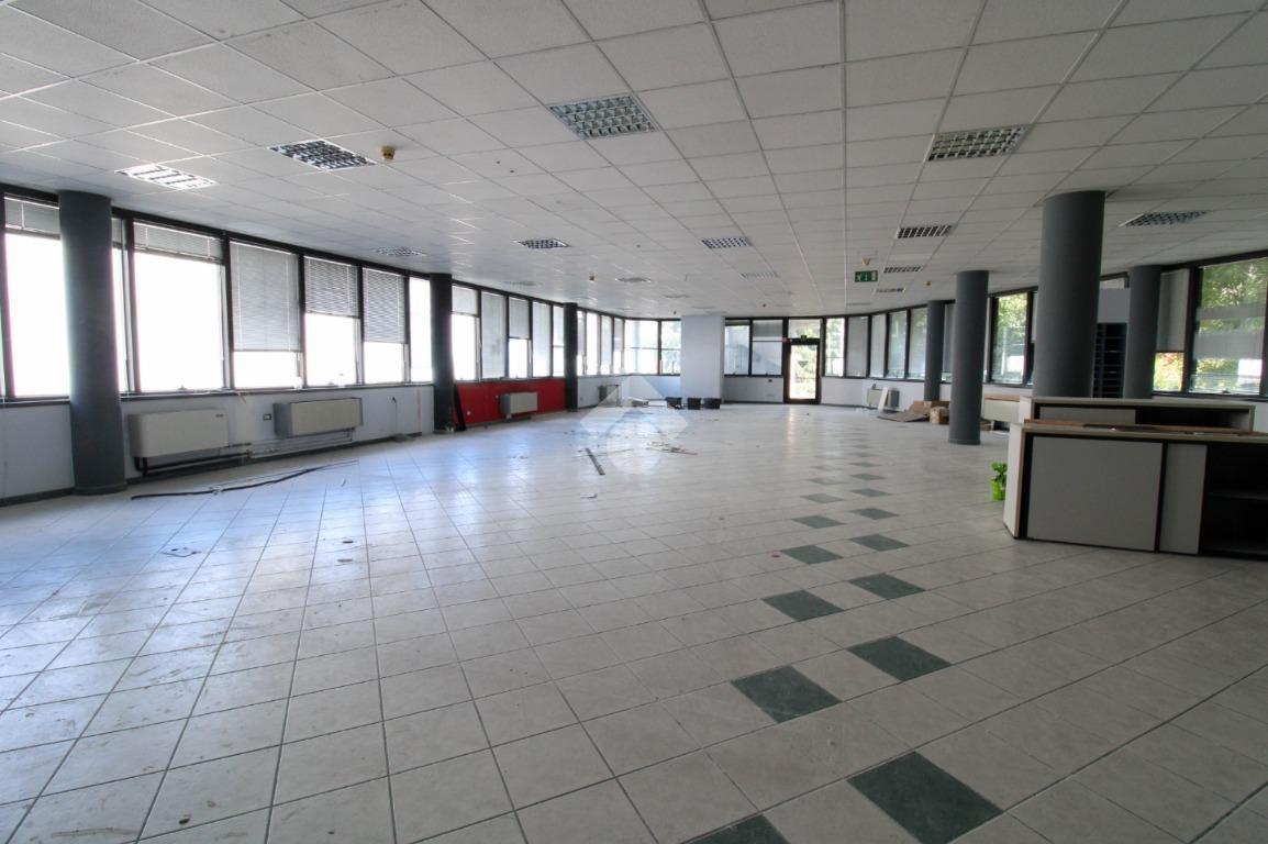 Ufficio in Viale I Maggio 4, Peschiera Borromeo, {3} - Foto 1